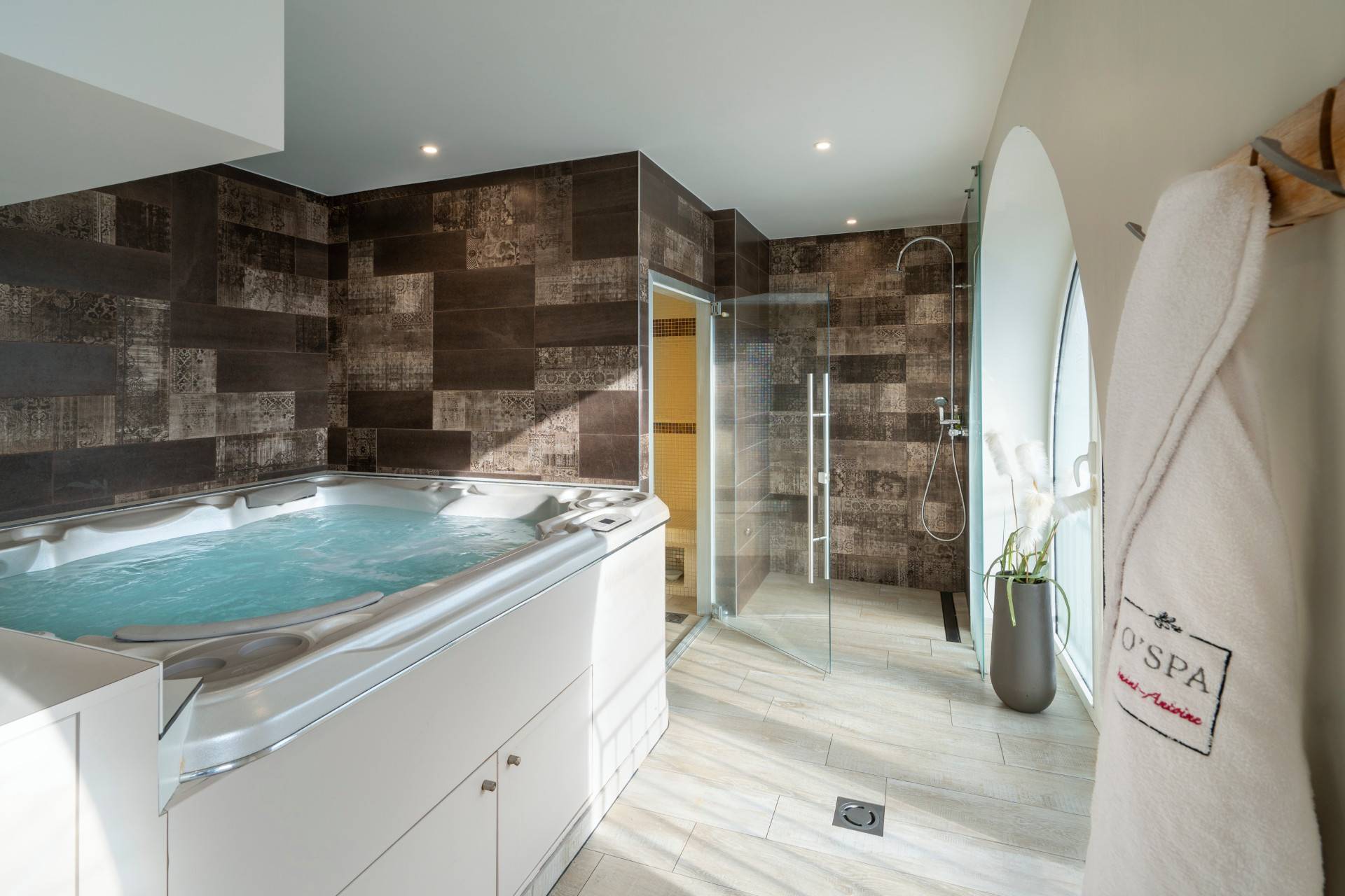 Spa avec jacuzzi | Villa Saint-Antoine, Hôtel Spa près de Nantes